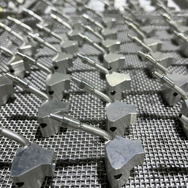 ���P��F��